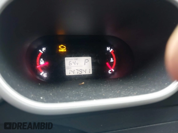 2009 Toyota Matrix S z VIN 2T1KE40E99C024930, wystawiony jako IAAI lot #42471952 z przebiegiem 147 941 mil mil oraz . Historia ofert i sprzedaży dostępna na DreamBid. Obrazek 7.