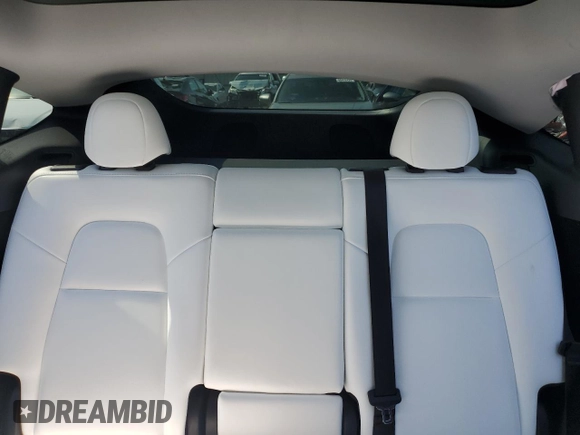 2024 Tesla Model Y Long Range with VIN 7SAYGDEE3RA300642, listed as a Copart auction lot 60530375 with 8,361 mi miles and Salvage title. Bid and sale history available at DreamBid. Image 10.