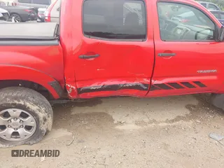 2008 Toyota Tacoma PreRunner z VIN 3TMJU62N78M059673, wystawiony jako IAAI lot #42285980 z przebiegiem 232 473 mil mil oraz . Historia ofert i sprzedaży dostępna na DreamBid. Obrazek 6.