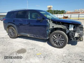 2023 Nissan Pathfinder SL z VIN 5N1DR3CB5PC214556, wystawiony jako Copart lot #55516955 z przebiegiem 34 942 mil mil oraz Szkoda całkowita • Salvage title. Historia ofert i sprzedaży dostępna na DreamBid. Obrazek 4.