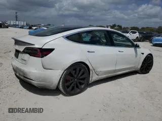 2020 Tesla Model 3 Performance z VIN 5YJ3E1EC4LF800149, wystawiony jako Copart lot #48711045 z przebiegiem 95 229 mil mil oraz Szkoda całkowita • Salvage title. Historia ofert i sprzedaży dostępna na DreamBid. Obrazek 3.