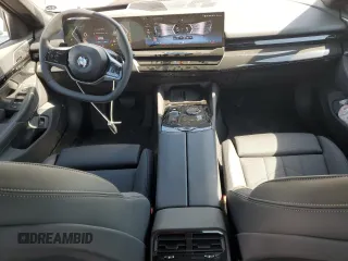 2024 BMW 5 Series 530i xDrive с VIN WBA53FJ00RCP20115, выставлен на аукционе Copart как лот 71083904 с пробегом 2 043 миль миль и Списание • Salvage title. История ставок и продаж доступна на DreamBid. Изображение 8.