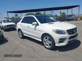 2015 Mercedes-Benz M 400 z VIN 4JGDA5GB9FA475311, wystawiony jako IAAI lot #42532624 z przebiegiem 141 385 mil mil oraz . Historia ofert i sprzedaży dostępna na DreamBid. Obrazek 1.