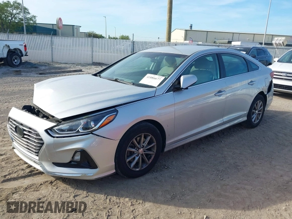 2019 Hyundai Sonata SE with VIN 5NPE24AF9KH771640, listed as a IAAI auction lot 41886677 with 151,909 mi miles and . Bid and sale history available at carsss.com. Image 2.