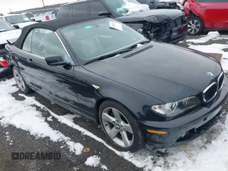 2006 BMW 3 Series 325Ci with VIN WBABW33476PX88778, listed as a IAAI auction lot 41305627 with 137,677 mi miles and . Bid and sale history available at carsss.com. Image 1.
