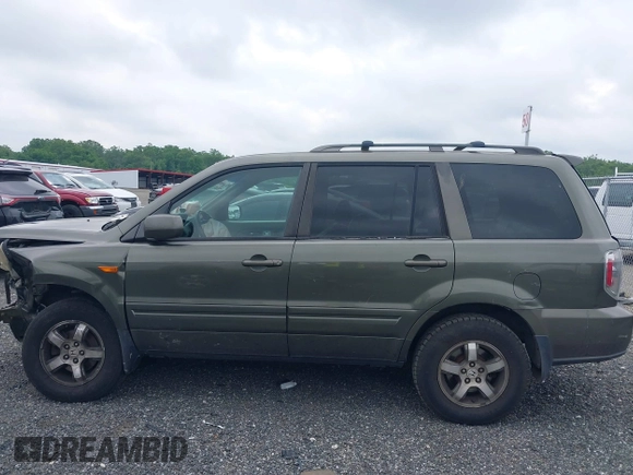 2006 Honda Pilot EX-L with VIN 5FNYF18776B011211, listed as a IAAI auction lot 39555749 with 295,998 mi miles and . Bid and sale history available at DreamBid. Image 15.