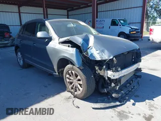 2013 Audi Q5 Premium with VIN WA1CFAFP0DA065060, listed as a IAAI auction lot 41720542 with 104,656 mi miles. Bid and sale history available at carsss.com. Image 1.