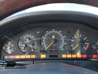 1996 Mercedes-Benz S z VIN WDBGA57E4TA323720, wystawiony jako Copart lot #53119675 z przebiegiem 172 434 mil mil oraz Szkody całkowita. Historia ofert i sprzedaży dostępna na DreamBid. Obrazek 9.