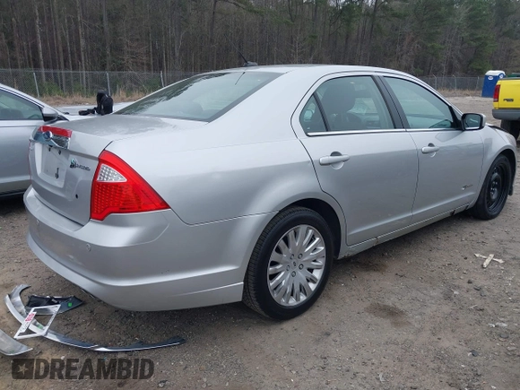 2010 Ford Fusion Hybrid with VIN 3FADP0L33AR185509, listed as a IAAI auction lot 41798825 with 155,934 mi miles. Bid and sale history available at carsss.com. Image 4.