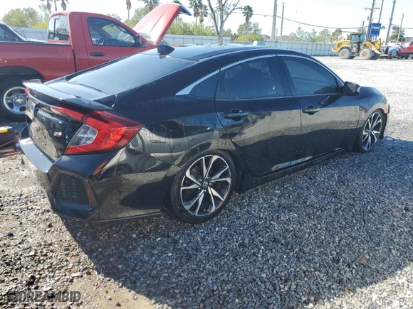 2018 Honda Civic Si Sedan with VIN 2HGFC1E59JH701551, listed as a Copart auction lot 82539684 with 63,833 mi miles and Clean Title. Bid and sale history available at carsss.com. Image 3.
