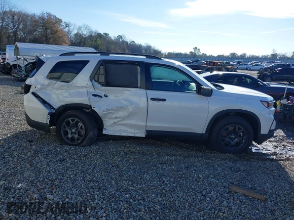 2025 Honda Pilot TrailSport with VIN 5FNYG1H63SB051817, listed as a IAAI auction lot 41434021 with 895 mi miles. Bid and sale history available at carsss.com. Image 13.