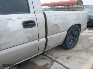 2005 Chevrolet Silverado 1500 Work Truck with VIN 1GCEC14X35Z189059, listed as a IAAI auction lot 41624369 with 201,053 mi miles. Bid and sale history available at carsss.com. Image 18.