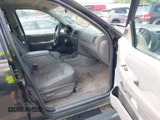 2003 Ford Explorer XLS с VIN 1FMZU72KX3UC18801, выставлен на аукционе IAAI как лот 42670816 с пробегом 147 661 миль миль и . История ставок и продаж доступна на DreamBid. Изображение 5.