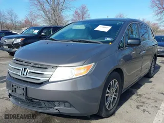2013 Honda Odyssey EX-L with VIN 5FNRL5H61DB070098, listed as a IAAI auction lot 41880055 with 163,402 mi miles. Bid and sale history available at carsss.com. Image 17.