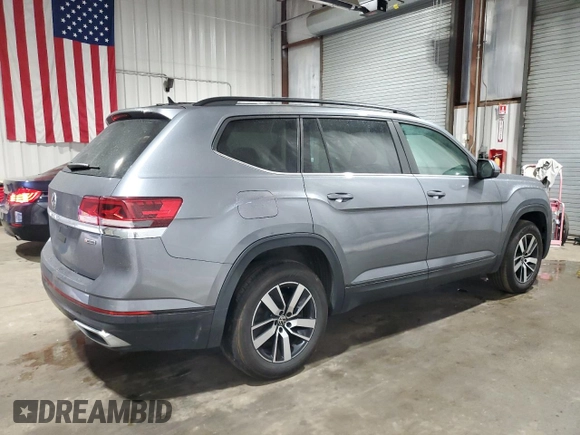 2021 Volkswagen Atlas SE z VIN 1V2LP2CAXMC610564, wystawiony jako Copart lot #56072395 z przebiegiem 64 140 mil mil oraz Tytuł czysty. Historia ofert i sprzedaży dostępna na DreamBid. Obrazek 3.
