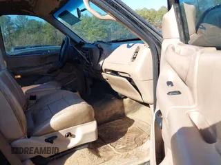 1997 Ford F-150 XL with VIN 1FTEX18L9VNC35190, listed as a IAAI auction lot 41451204 with 263,305 mi miles. Bid and sale history available at carsss.com. Image 5.