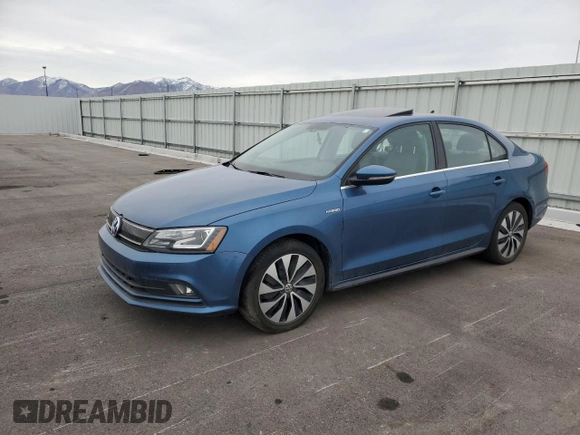 2015 Volkswagen Jetta Sedan Hybrid SEL Premium with VIN 3VW637AJ3FM321602, listed as a Copart auction lot 43653935 with 101,072 mi miles and Clean Title. Bid and sale history available at carsss.com. Image 1.