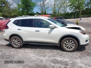 2020 Nissan Rogue S z VIN JN8AT2MT1LW005743, wystawiony jako IAAI lot #42108676 z przebiegiem 72 672 mil mil oraz . Historia ofert i sprzedaży dostępna na DreamBid. Obrazek 13.