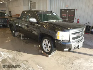 2010 Chevrolet Silverado 1500 LT with VIN 1GCSKSE31AZ155171, listed as a IAAI auction lot 41619404 with 209,422 mi miles. Bid and sale history available at carsss.com. Image 1.
