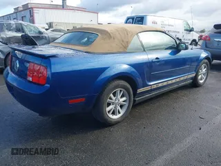2007 Ford Mustang Deluxe with VIN 1ZVFT84N875329917, listed as a IAAI auction lot 41760205 with 171,005 mi miles and . Bid and sale history available at carsss.com. Image 4.