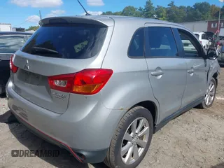 2015 Mitsubishi Outlander Sport ES with VIN 4A4AP3AU4FE042064, listed as a IAAI auction lot 40477211 with 117,890 mi miles. Bid and sale history available at carsss.com. Image 4.