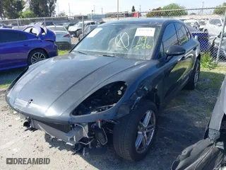 2022 Porsche Macan with VIN WP1AA2A53NLB01500, listed as a IAAI auction lot 41031126 with 25,618 mi miles. Bid and sale history available at carsss.com. Image 2.