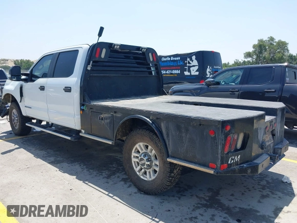 2017 Ford F-250 Lariat with VIN 1FT7W2BT2HEE85692, listed as a IAAI auction lot 42325993 with 211,296 mi miles and . Bid and sale history available at DreamBid. Image 3.