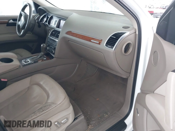 2010 Audi Q7 Premium Plus with VIN WA1LYAFE6AD007604, listed as a IAAI auction lot 41955633 with 240,433 mi miles and . Bid and sale history available at DreamBid. Image 5.