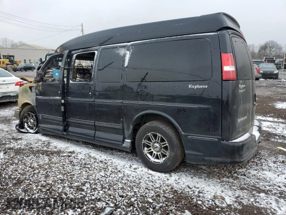 2014 GMC Savana Cargo Van Upfitter with VIN 1GDS8DC41E1157444, listed as a Copart auction lot 45412915 with 0 mi miles and Salvage Title. Bid and sale history available at carsss.com. Image 2.