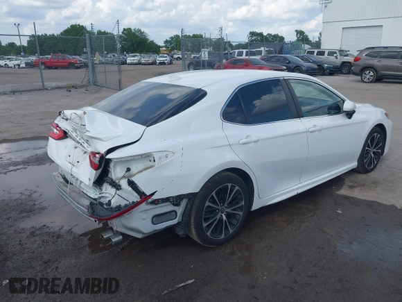 2020 Toyota Camry SE z VIN 4T1G11AK7LU975234, wystawiony jako IAAI lot #41912569 z przebiegiem 114 547 mil mil oraz . Historia ofert i sprzedaży dostępna na DreamBid. Obrazek 4.