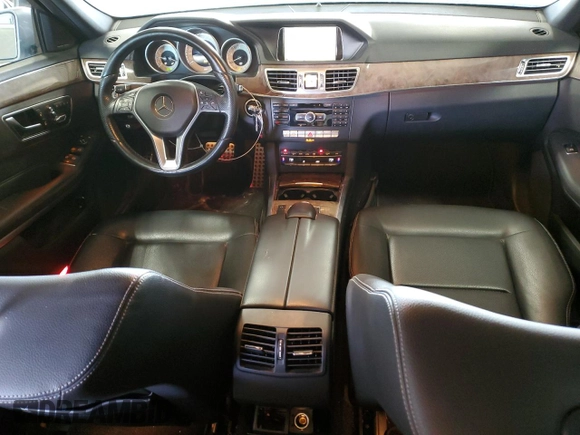 2014 Mercedes-Benz E 350 Luxury with VIN WDDHF8JB5EB059479, listed as a Copart auction lot 61972935 with 262,964 mi miles and Clean title. Bid and sale history available at DreamBid. Image 8.