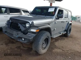 2020 Jeep Wrangler Unlimited Sport S z VIN 1C4HJXDN8LW126929, wystawiony jako IAAI lot #41949281 z przebiegiem 111 085 mil mil oraz . Historia ofert i sprzedaży dostępna na DreamBid. Obrazek 6.