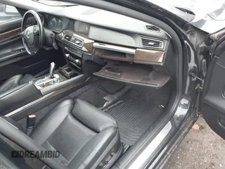 2011 BMW 7 Series 750i xDrive z VIN WBAKC6C53BC394697, wystawiony jako IAAI lot #42505414 z przebiegiem Nie podano mil oraz . Historia ofert i sprzedaży dostępna na DreamBid. Obrazek 5.