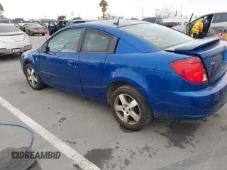 2006 Saturn ION z VIN 1G8AW15B96Z122437, wystawiony jako IAAI lot #41802467 z przebiegiem 116 371 mil mil oraz . Historia ofert i sprzedaży dostępna na DreamBid. Obrazek 3.