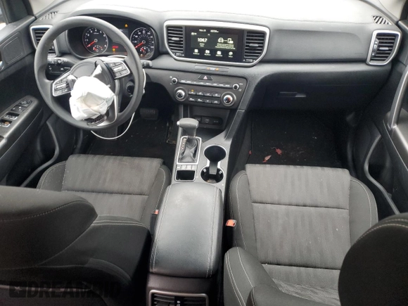 2022 Kia Sportage LX with VIN KNDPMCAC6N7973427, listed as a Copart auction lot 44967555 with 30,143 mi miles and Salvage Title. Bid and sale history available at carsss.com. Image 8.