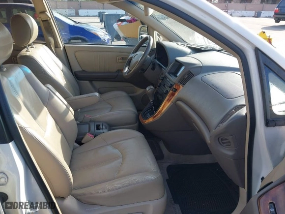 2000 Lexus RX 300 with VIN JT6HF10U8Y0117712, listed as a IAAI auction lot 41993034 with 388,881 mi miles. Bid and sale history available at carsss.com. Image 5.