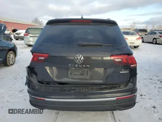 2022 Volkswagen Tiguan S z VIN 3VV0B7AX7NM133231, wystawiony jako Copart lot #85285634 z przebiegiem 92 138 mil mil oraz Czysty tytuł • Clean title. Historia ofert i sprzedaży dostępna na DreamBid. Obrazek 6.