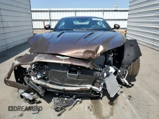 2024 Aston Martin DB12 z VIN SCFRMFFW3RGL12944, wystawiony jako Copart lot #61053374 z przebiegiem 472 mil mil oraz Szkody całkowita. Historia ofert i sprzedaży dostępna na DreamBid. Obrazek 5.