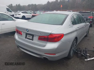 2018 BMW 5 Series 530e xDrive с VIN WBAJB1C53JB084376, выставлен на аукционе IAAI как лот 42137601 с пробегом 105 460 миль миль и . История ставок и продаж доступна на DreamBid. Изображение 4.