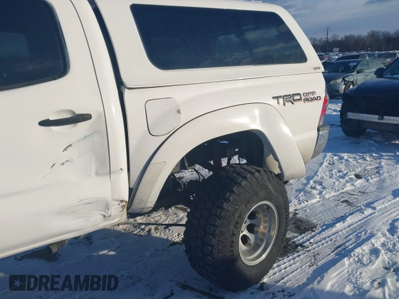 2014 Toyota Tacoma with VIN 3TMLU4EN0EM147193, listed as a IAAI auction lot 41280636 with 162,345 mi miles. Bid and sale history available at carsss.com. Image 6.