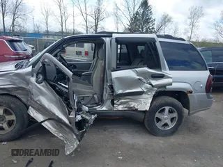 2005 Chevrolet TrailBlazer LT with VIN 1GNDT13S552190909, listed as a IAAI auction lot 42081094 with 117,897 mi miles and . Bid and sale history available at DreamBid. Image 6.