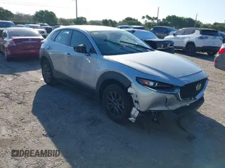2020 Mazda CX-30 with VIN 3MVDMABL9LM102688, listed as a IAAI auction lot 41680270 with 39,171 mi miles. Bid and sale history available at carsss.com. Image 1.