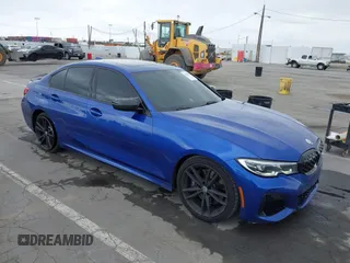 2020 BMW 3 Series M340i z VIN WBA5U7C05LAF54180, wystawiony jako IAAI lot #42113354 z przebiegiem 57 042 mil mil oraz . Historia ofert i sprzedaży dostępna na DreamBid. Obrazek 1.