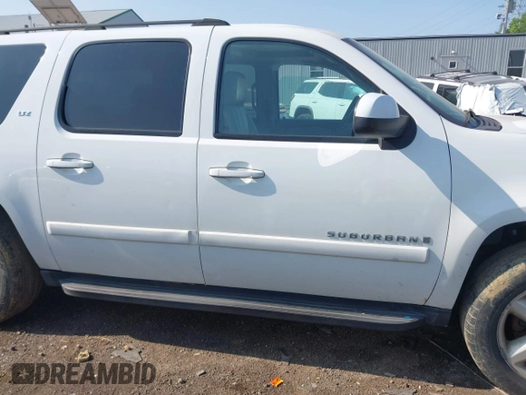 2007 Chevrolet Suburban LT with VIN 3GNFK16397G116032, listed as a IAAI auction lot 42391864 with 226,280 mi miles and . Bid and sale history available at DreamBid. Image 13.