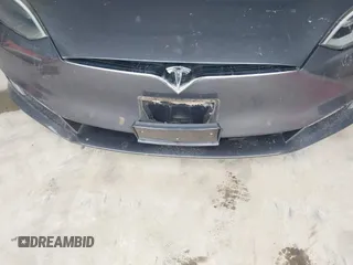 2018 Tesla Model S 75D with VIN 5YJSA1E28JF298208, listed as a IAAI auction lot 42438793 with Not provided miles and . Bid and sale history available at DreamBid. Image 6.