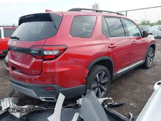 2025 Honda Pilot Elite z VIN 5FNYG1H82SB053897, wystawiony jako IAAI lot #42159290 z przebiegiem 6 168 mil mil oraz . Historia ofert i sprzedaży dostępna na DreamBid. Obrazek 4.