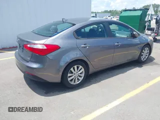 2016 Kia Forte LX z VIN KNAFX4A67G5550953, wystawiony jako IAAI lot #42183097 z przebiegiem 103 512 mil mil oraz . Historia ofert i sprzedaży dostępna na DreamBid. Obrazek 4.
