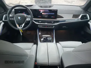 2024 BMW X5 sDrive40i z VIN 5UX13EU09R9S65574, wystawiony jako Copart lot #50068745 z przebiegiem 27 083 mil mil oraz Szkoda całkowita • Salvage title. Historia ofert i sprzedaży dostępna na DreamBid. Obrazek 8.