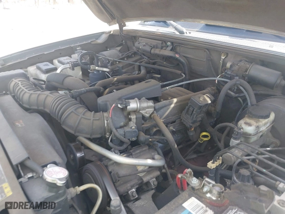 2005 Ford Ranger XL with VIN 1FTYR10U05PA30440, listed as a IAAI auction lot 41832729 with 201,888 mi miles. Bid and sale history available at carsss.com. Image 10.