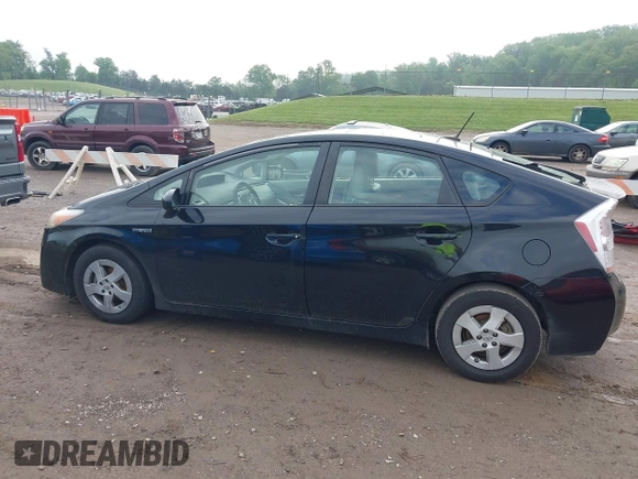 2010 Toyota Prius II with VIN JTDKN3DU0A5111063, listed as a IAAI auction lot 42098067 with 268,707 mi miles. Bid and sale history available at carsss.com. Image 6.